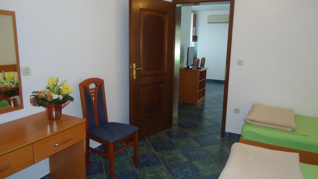 Apartmani Izabela Baska Voda Luaran gambar