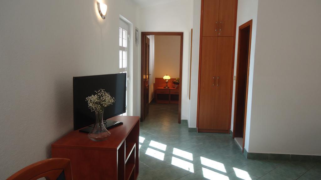 Apartmani Izabela Baska Voda Luaran gambar