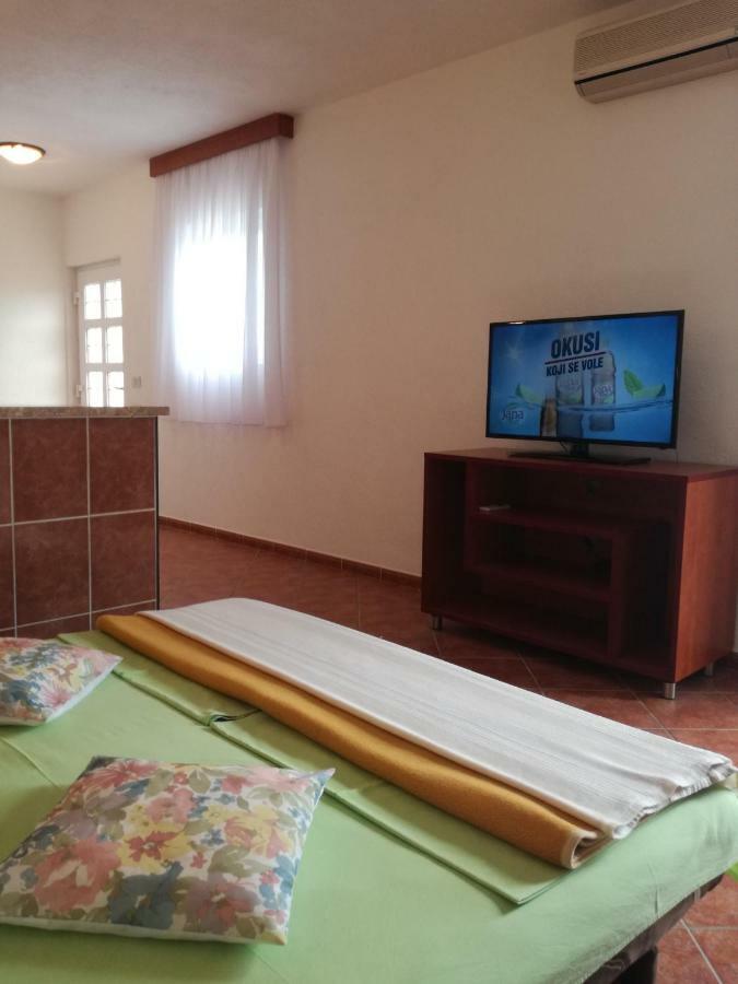 Apartmani Izabela Baska Voda Luaran gambar