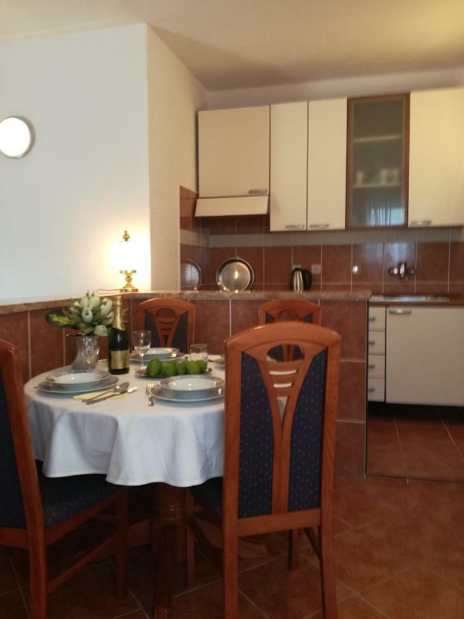 Apartmani Izabela Baska Voda Luaran gambar